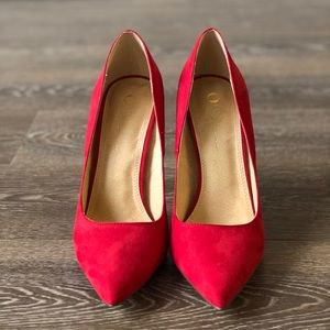 BRAND NEW Olivia James red heels